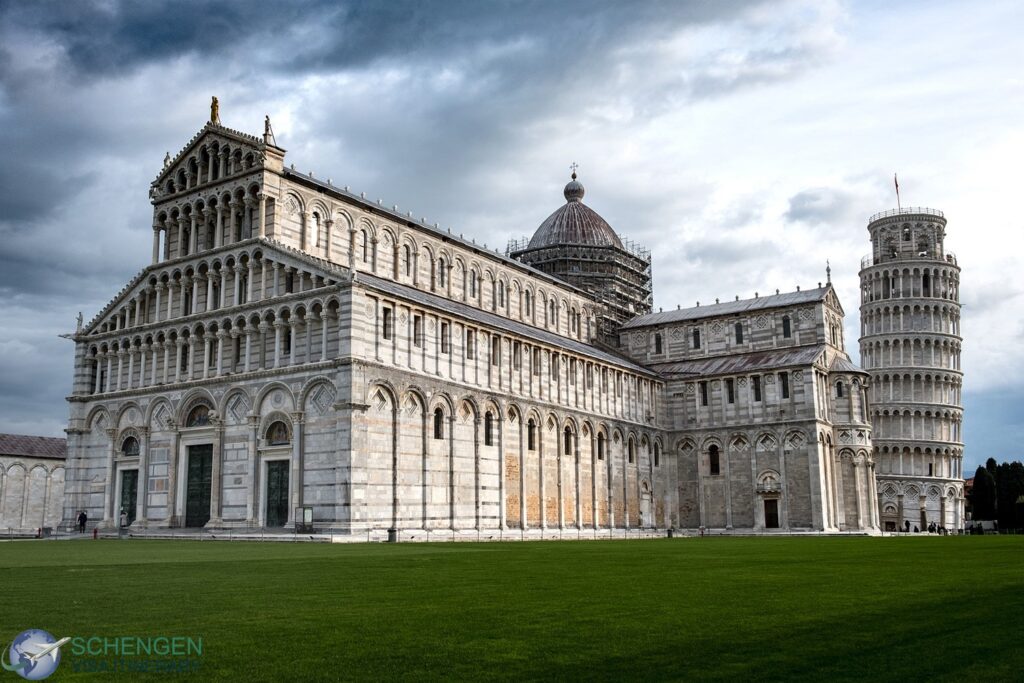Leaning Tower of Pisa - Top 10 tourist places Italy